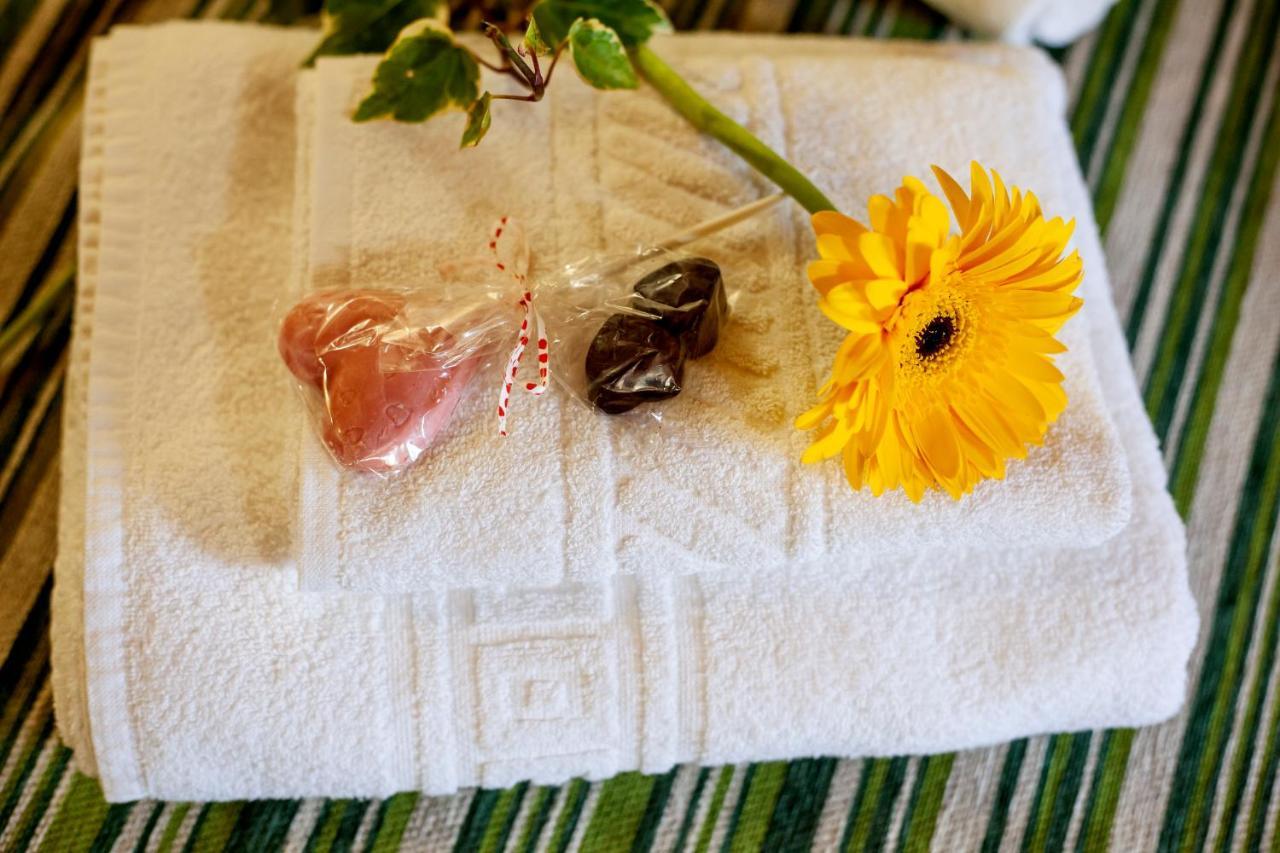 Apartamentos La Suerte Hinojares エクステリア 写真